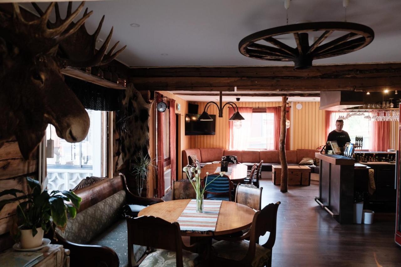 Bed & Breakfast Restaurang Sybarit Houtskar Eksteriør billede
